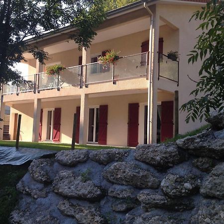 Le Mas De Servant Roulottes Et Chambres D'Hotes Auberives-en-Royans Esterno foto