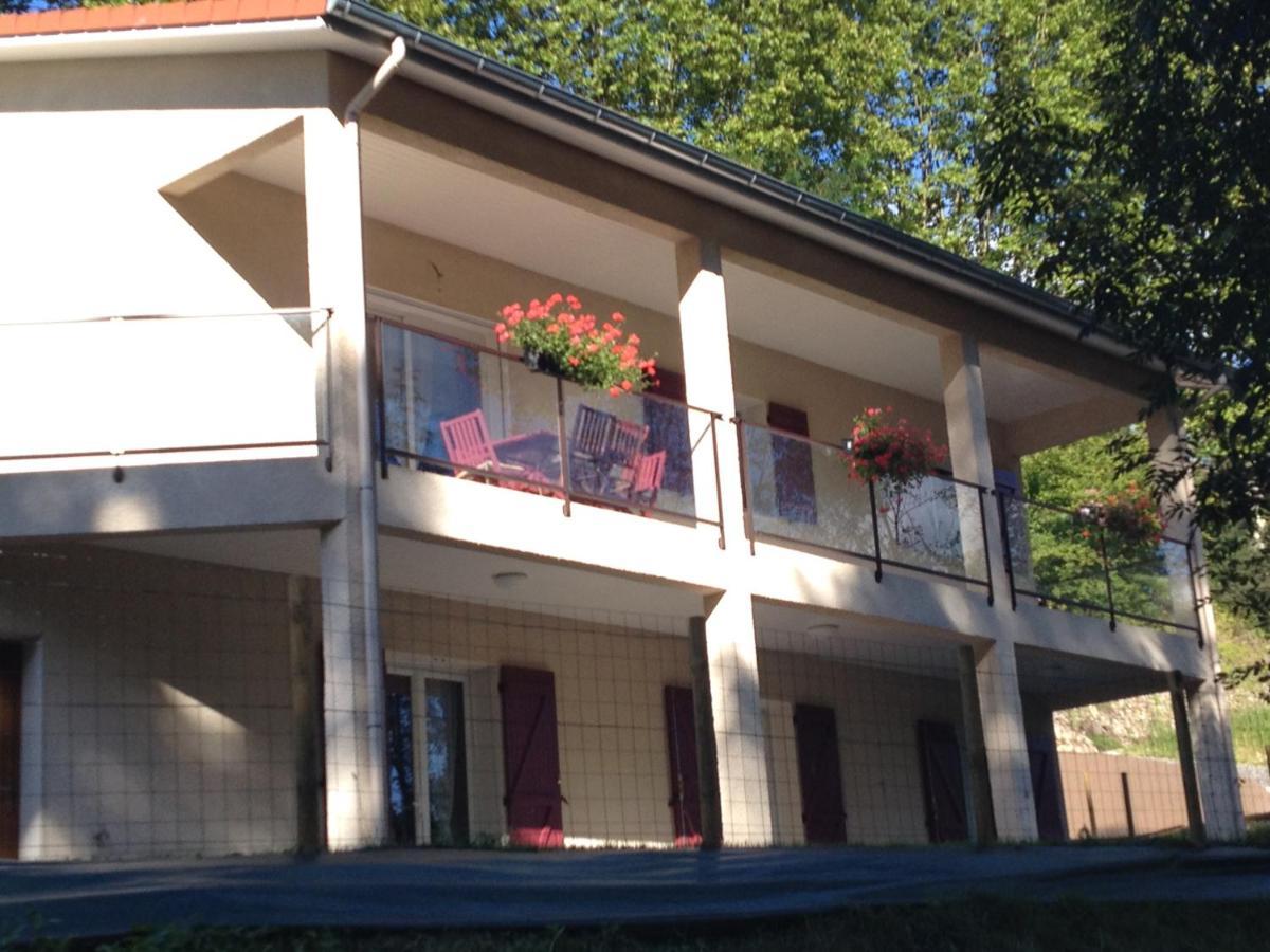 Le Mas De Servant Roulottes Et Chambres D'Hotes Auberives-en-Royans Esterno foto
