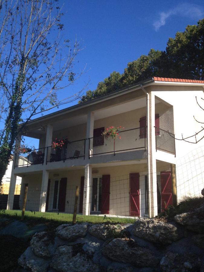 Le Mas De Servant Roulottes Et Chambres D'Hotes Auberives-en-Royans Esterno foto
