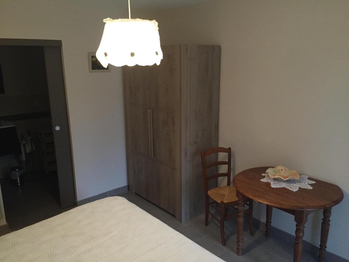 Le Mas De Servant Roulottes Et Chambres D'Hotes Auberives-en-Royans Camera foto