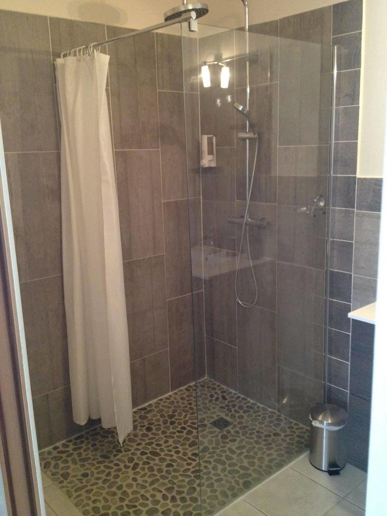 Le Mas De Servant Roulottes Et Chambres D'Hotes Auberives-en-Royans Esterno foto
