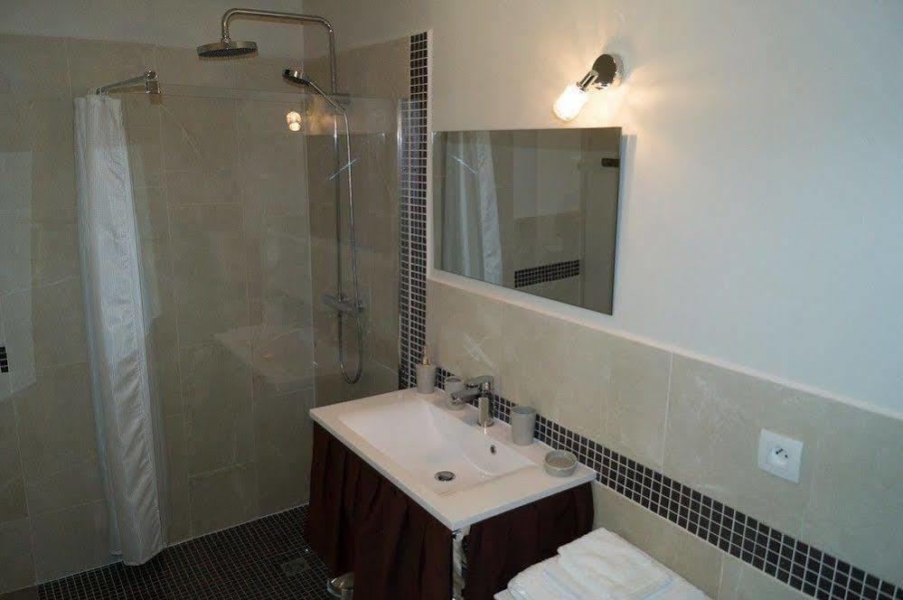 Le Mas De Servant Roulottes Et Chambres D'Hotes Auberives-en-Royans Esterno foto