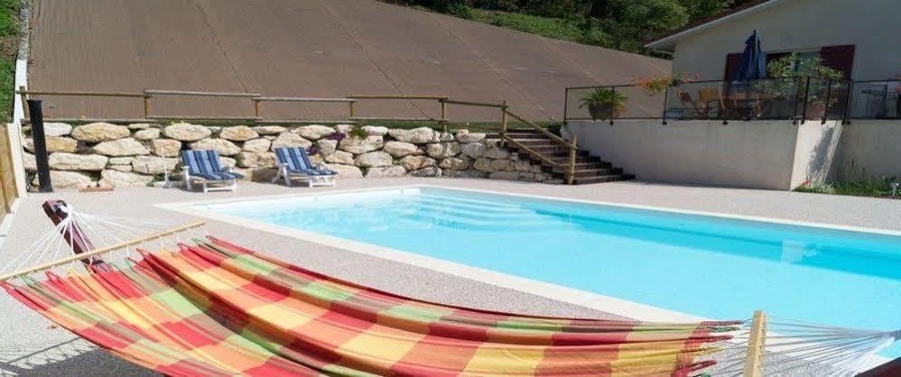Le Mas De Servant Roulottes Et Chambres D'Hotes Auberives-en-Royans Esterno foto