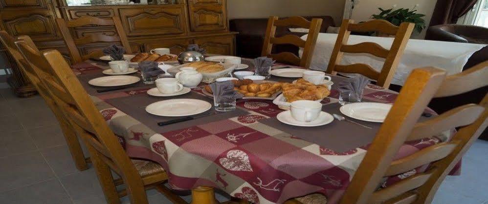 Le Mas De Servant Roulottes Et Chambres D'Hotes Auberives-en-Royans Esterno foto